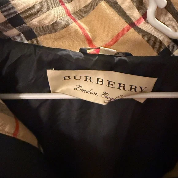 Burberry Black light weight jacket with Check Lining - Picture 5 of 5